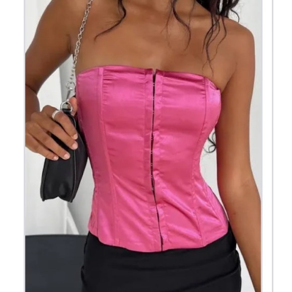 Princess Polly Tops - NWT Princess Polly pink tube top